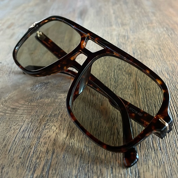 Unisex Sunglasses - Picture 5 of 6